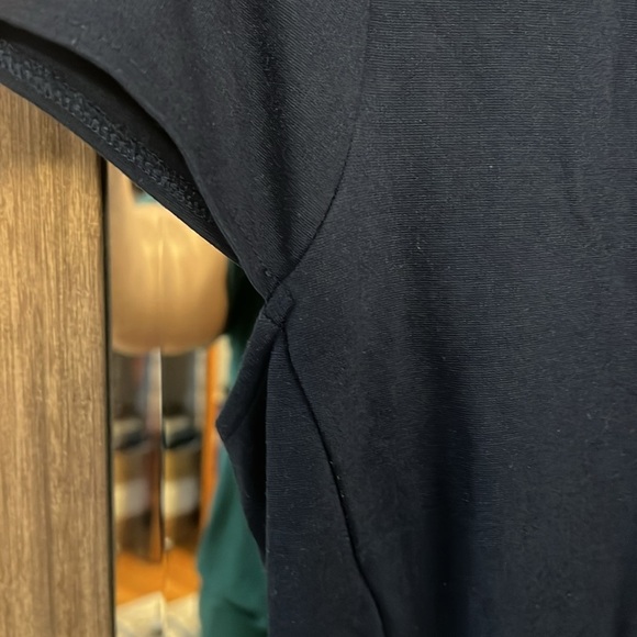 Stretchy navy dress with gorgeous zipper in back - Picture 4 of 6